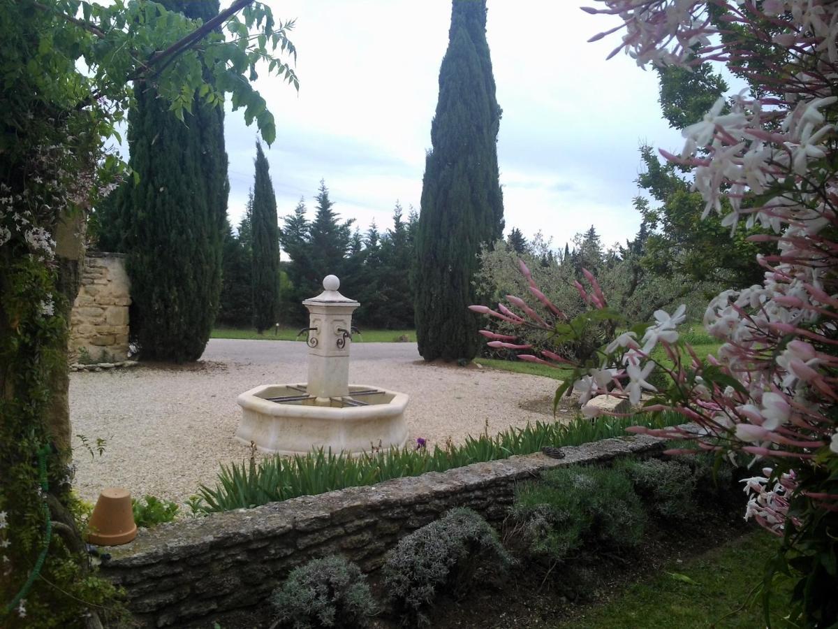 Mas Des Bougainvillees Sernhac Εξωτερικό φωτογραφία